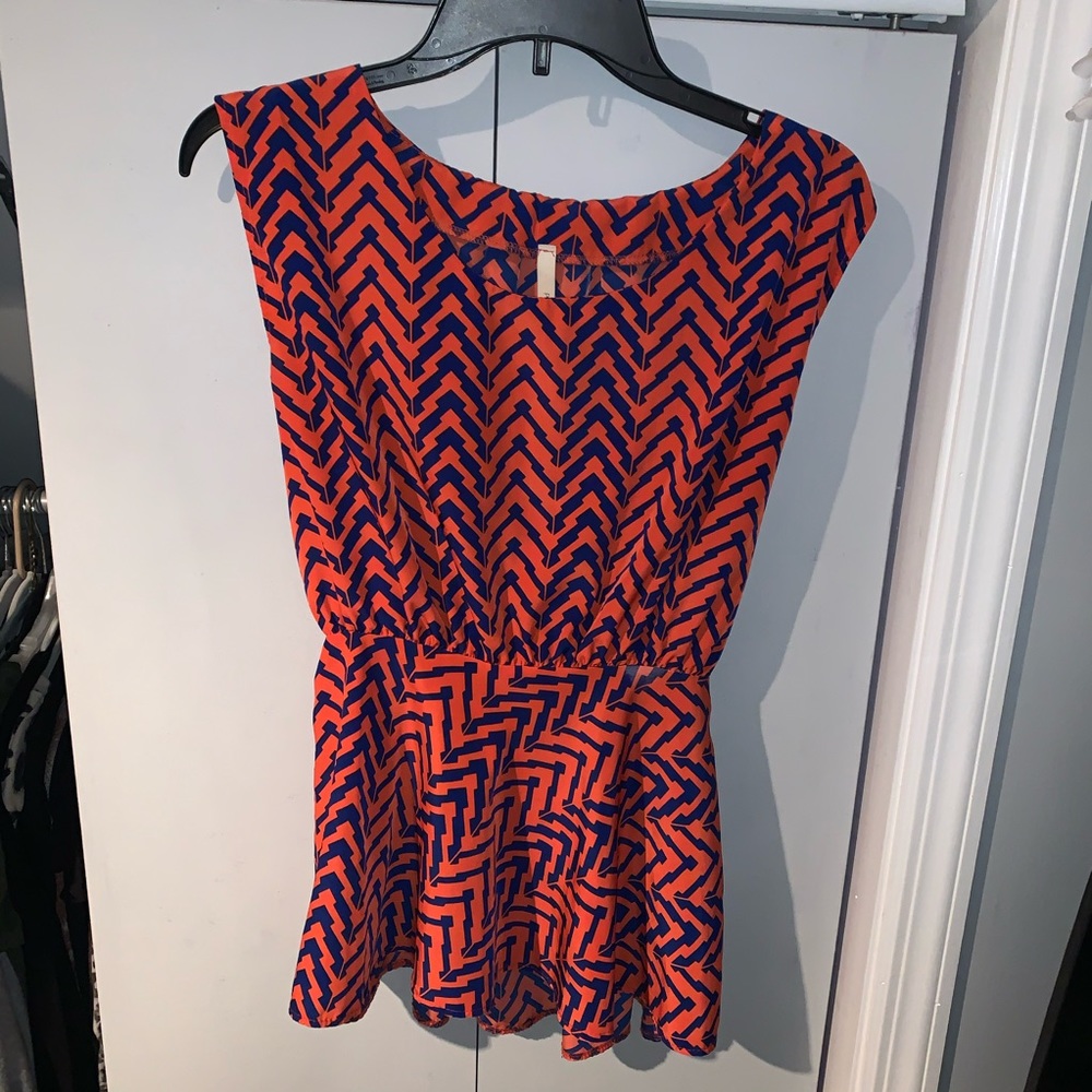 Peplum Chevron Patterned Key Hole Back Tank Top